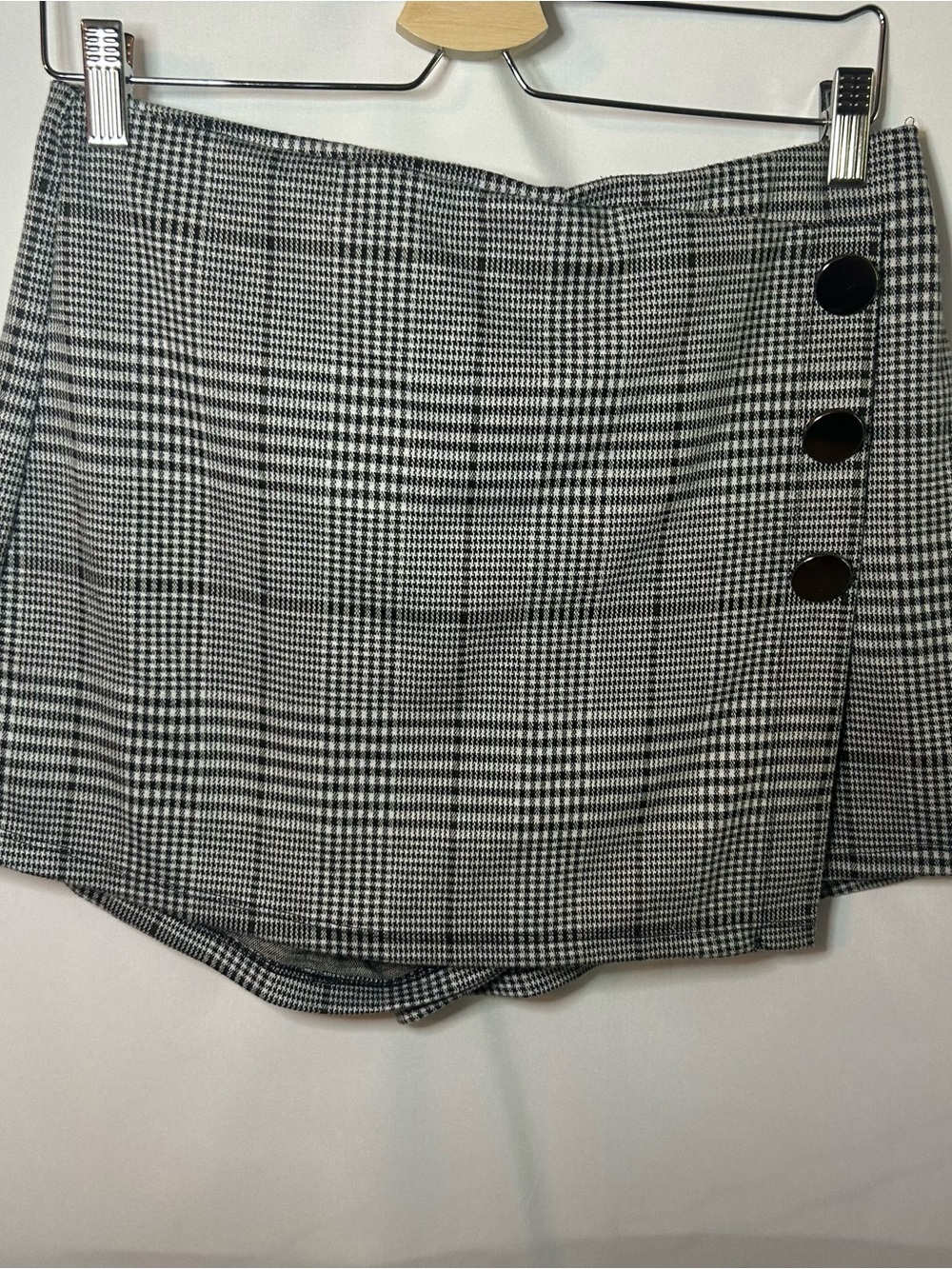 Haute Monde Black & White Plaid Button-Accent Mini Skort